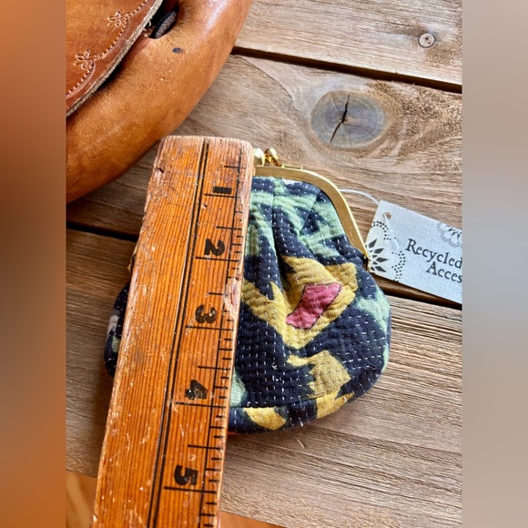 Vintage Brown Leather Hippie Bag with NWT Kantha Coin  Purse - Picture 10 of 15